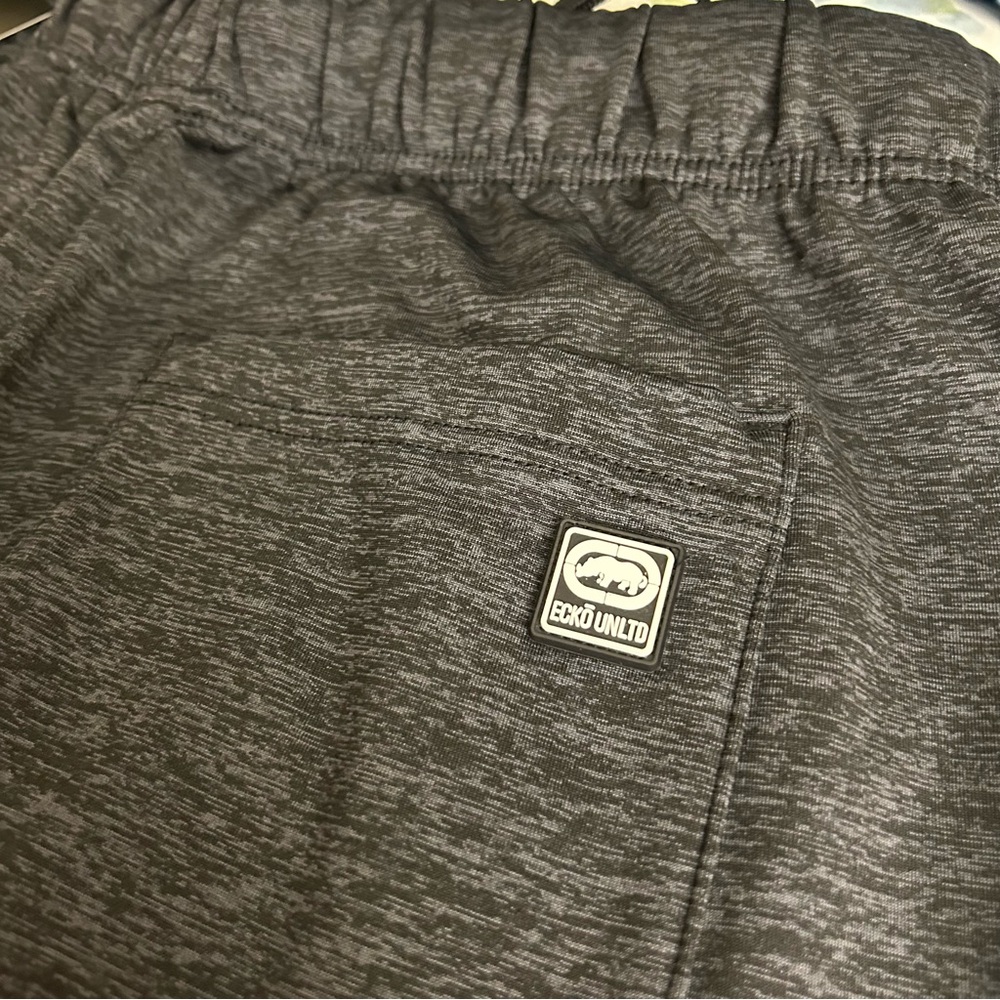 Ecko Unlimited Men's Jet Black Flyknit Athletic Shorts Size Large - Picture 5 of 5